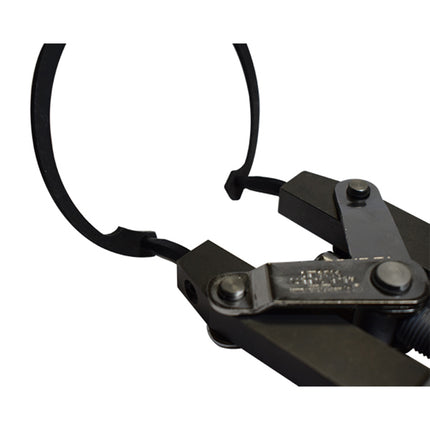 Internal / External Circlip Tool in use close up