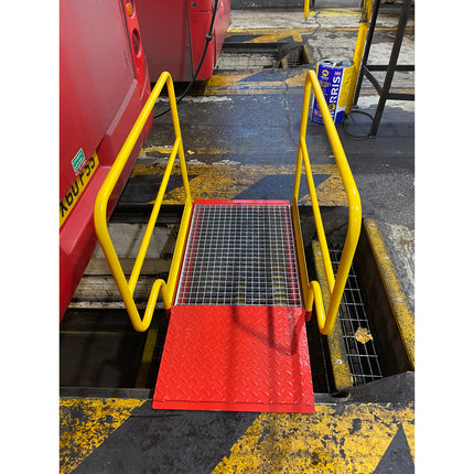 51050500 - Pit Bridge with Hand Rail- Flat Type